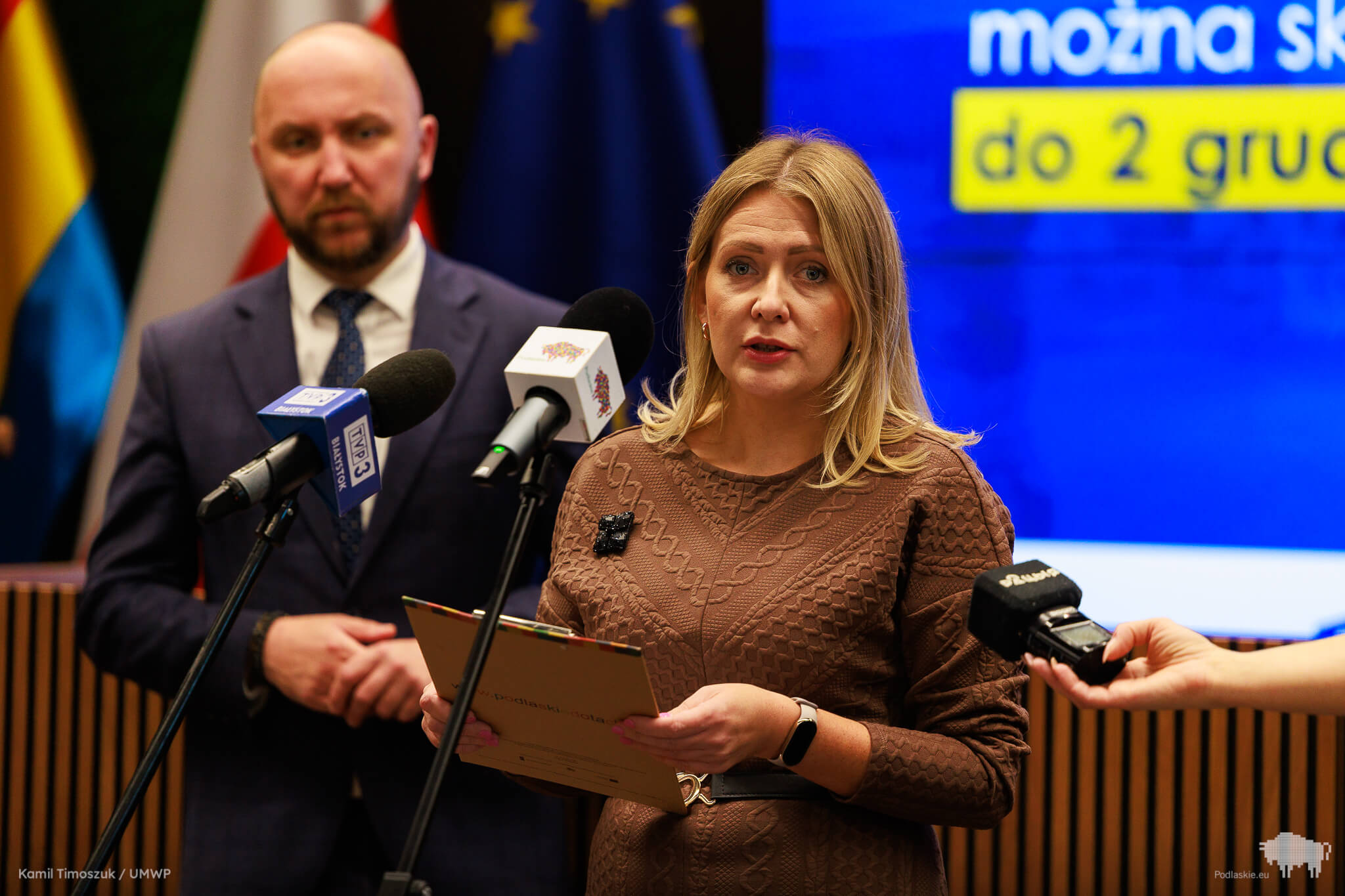 Dyrektor Karolina Perkowska zabiera głos podczas konferencji prasowej