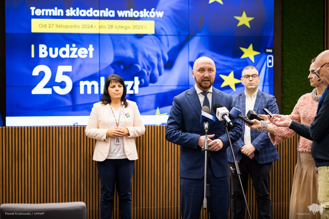 Przedstawiciele Zarzadu Województwa Podlaskiego podczas konferencji prasowej