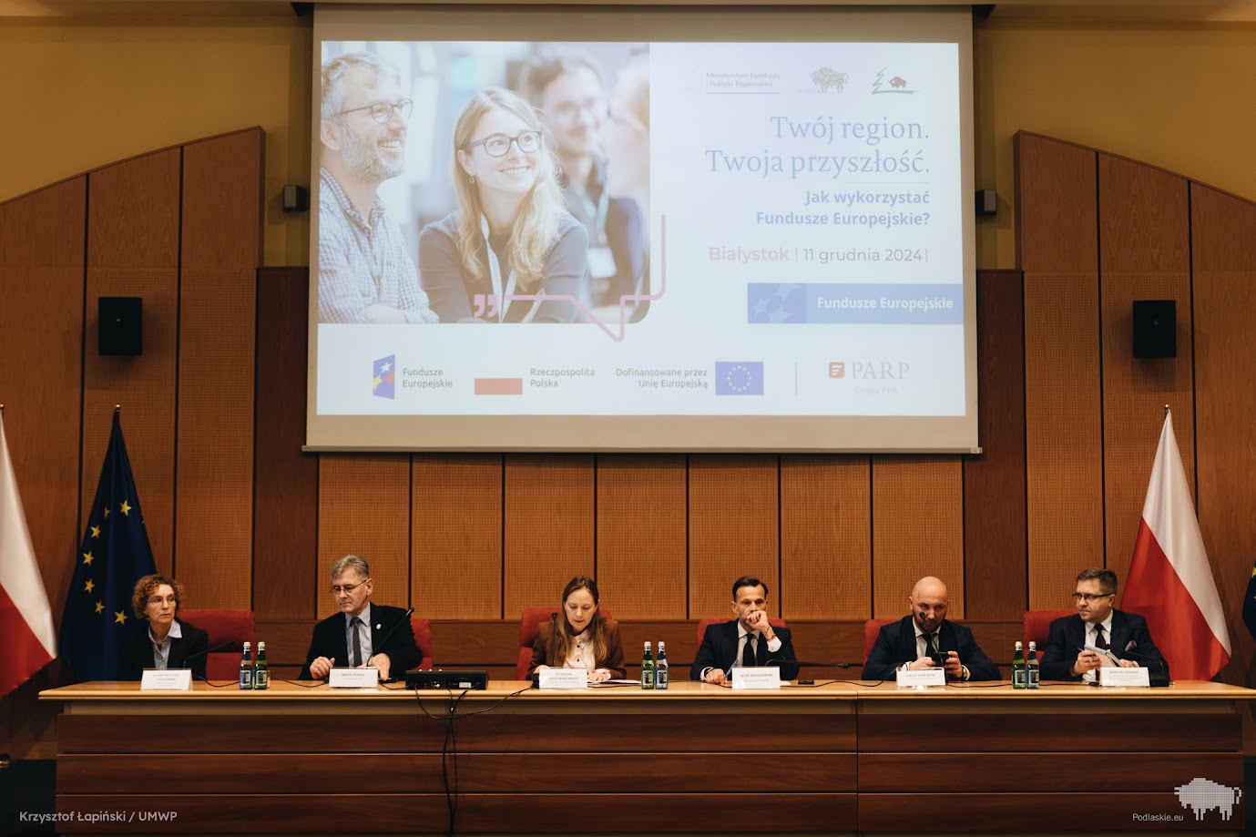 Przedstawiciele rządu i samorządu podczas konferencji
