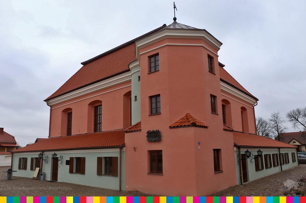 Zabytkowy budynek Synagogi w Tykocinie