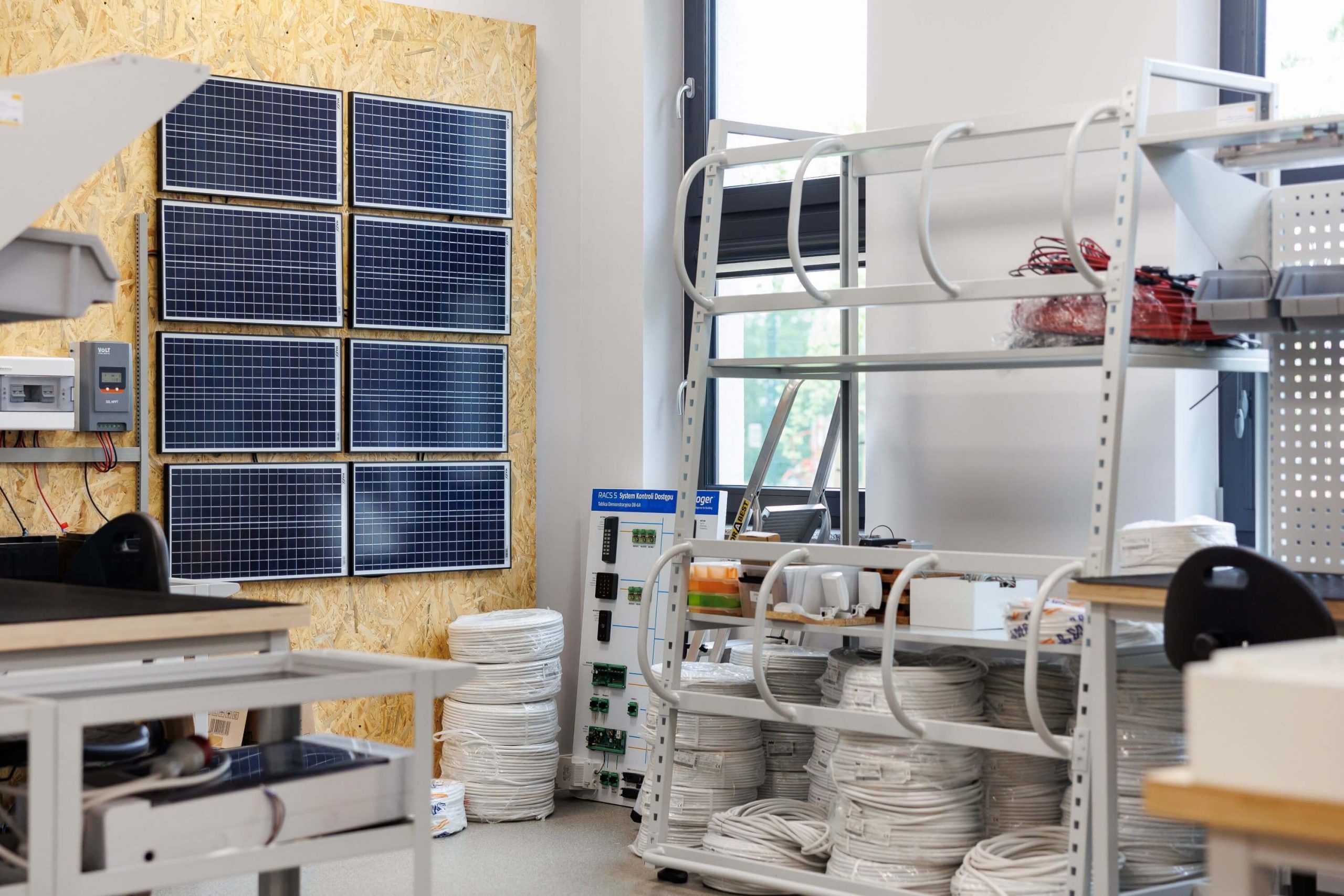 Sprzęt elektroniczny i kable
