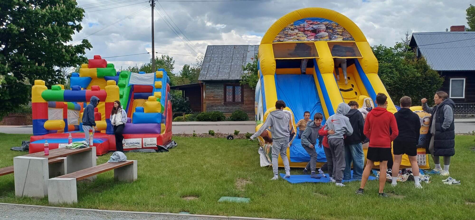 Dmuchańce na festynie w Mielniku