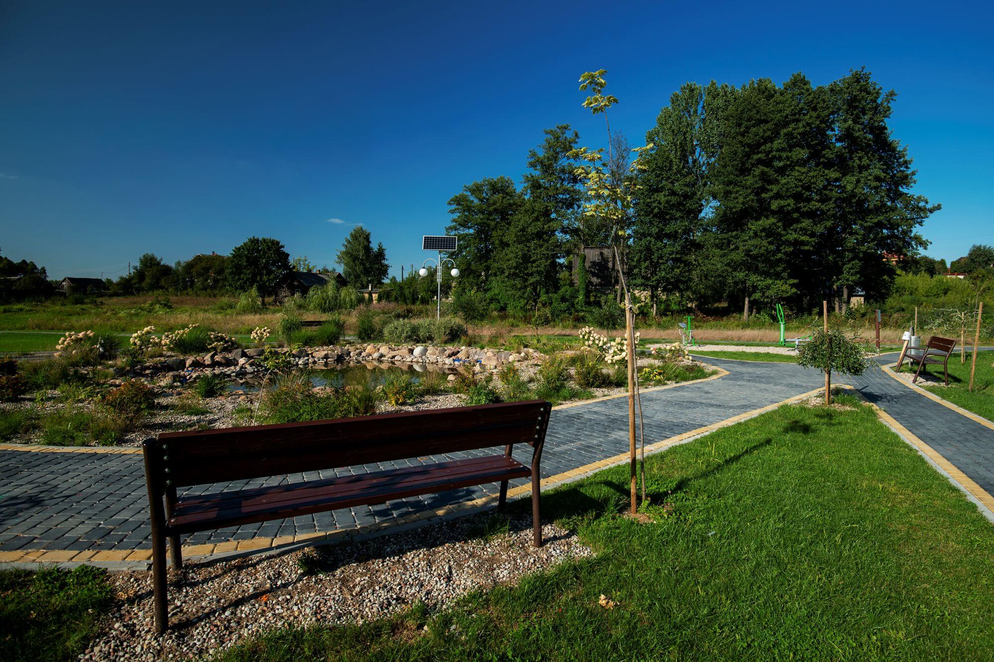 Zmodernizowany plac w Kuleszach Kościelnych