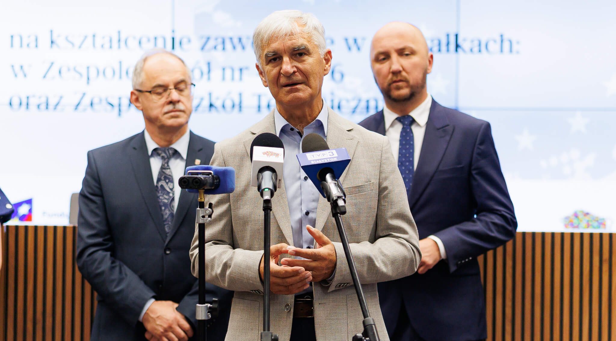 Członek Zarządu Bogdan Dyjuk zabiera głos podczas konferencji prasowej