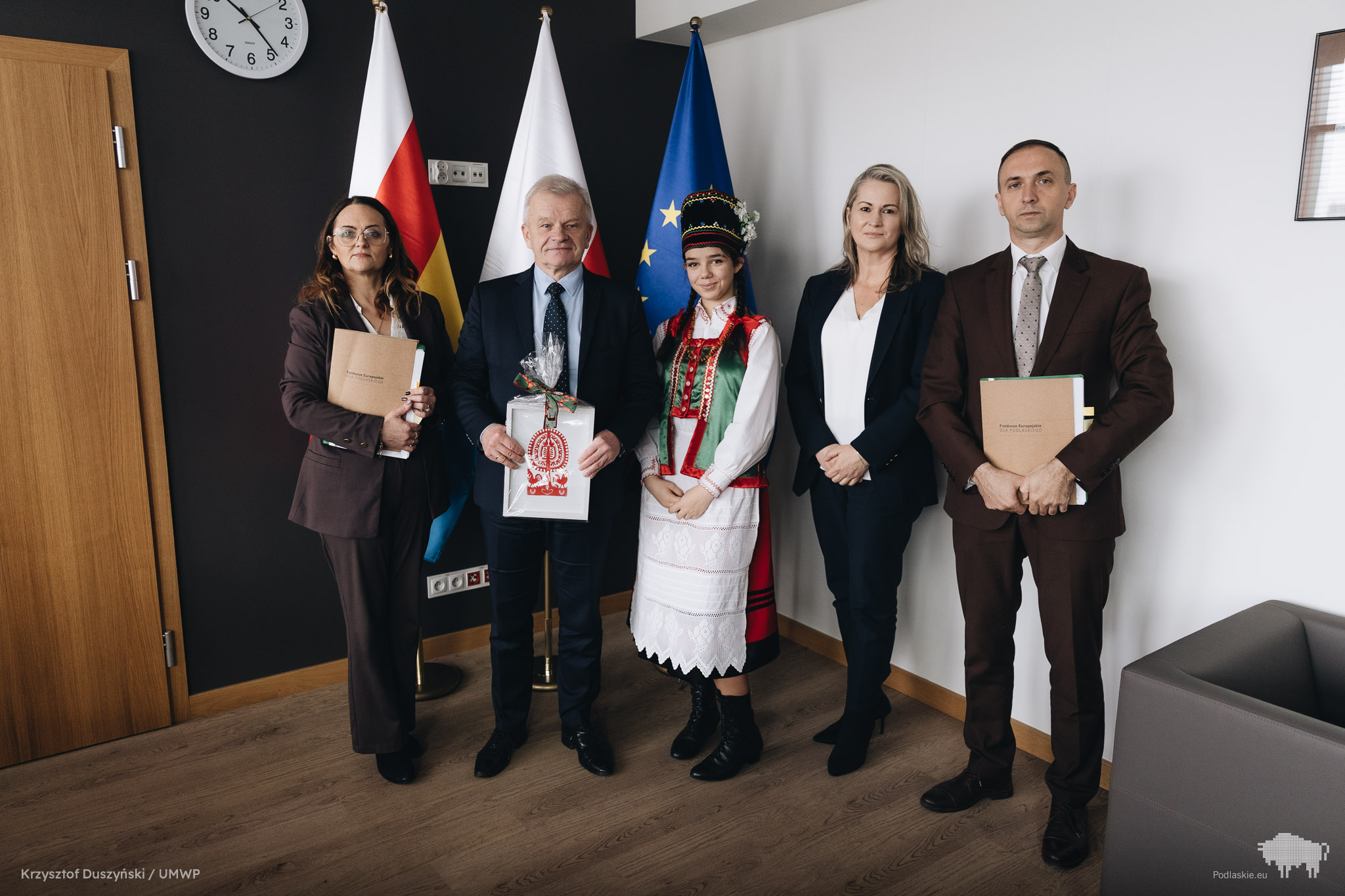 Przedstawiciele umowy w Noworodzie