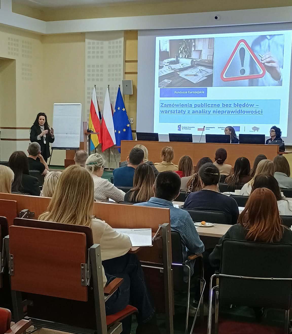 Uczestnicy szkolenia na sali konferencyjnej