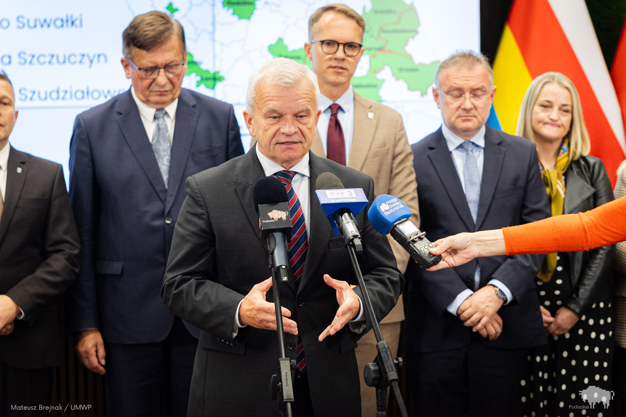 Członek zarządu i podlaskich gmin podczas konferencji granty na rewitalizację
