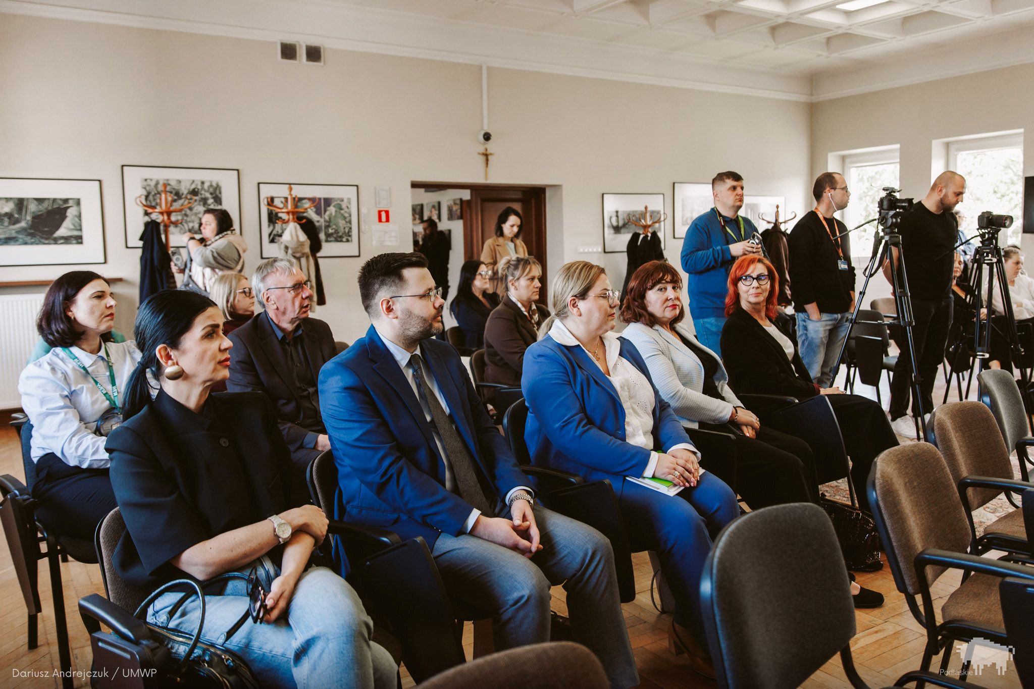 Grupa osób uczestniczących w spotkaniu